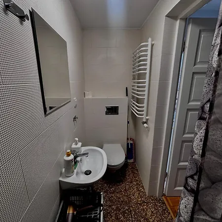 Daire U Bram Klasztoru