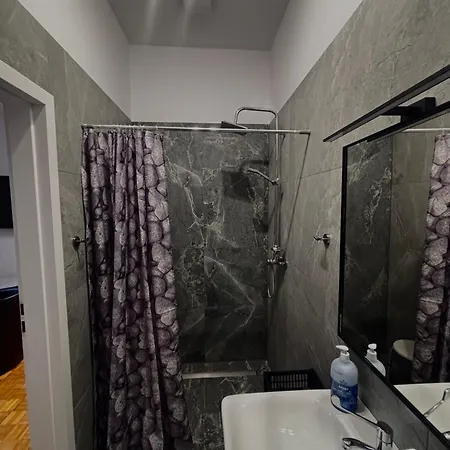 Daire U Bram Klasztoru